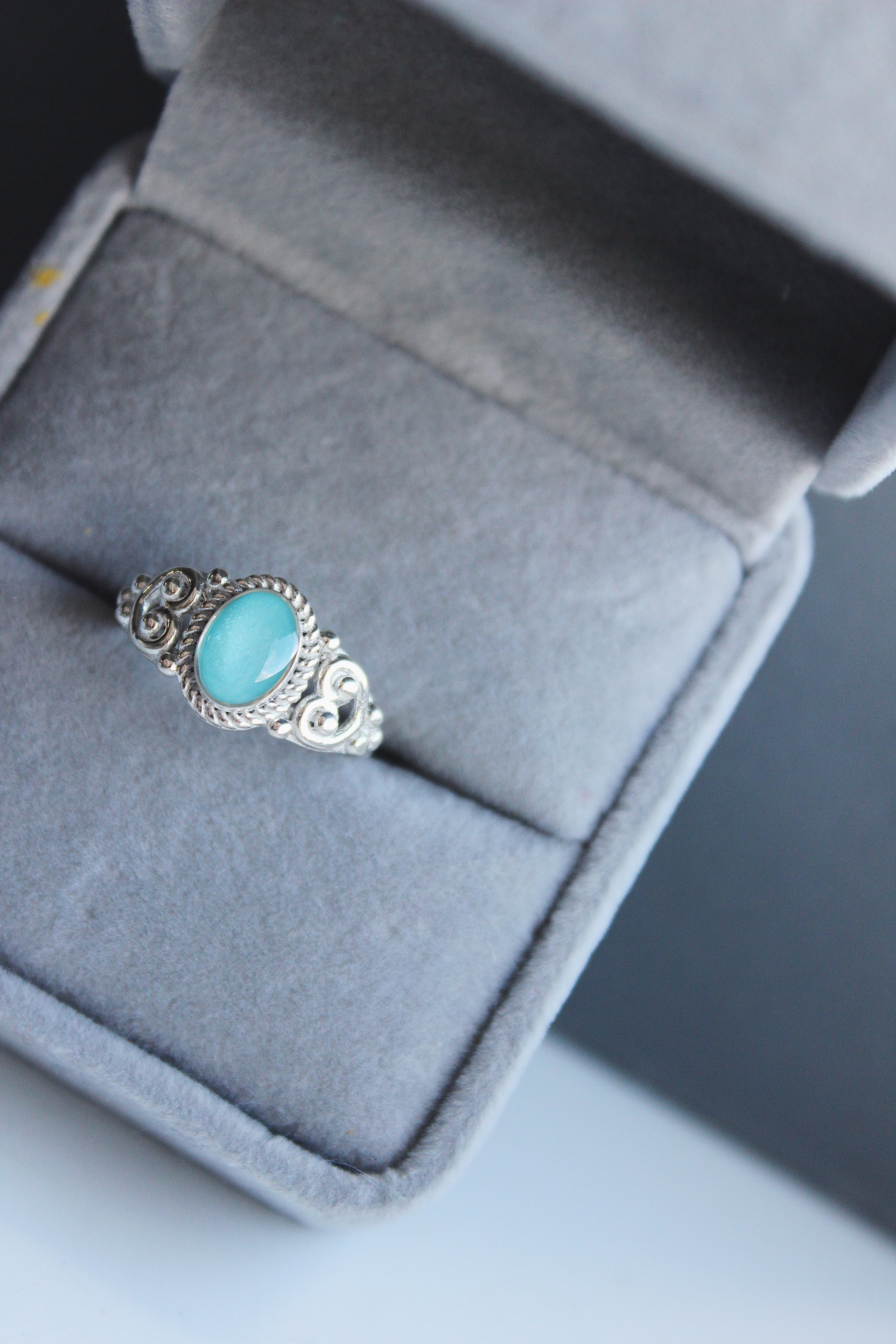 Rope Detail Oval Filigree Ring