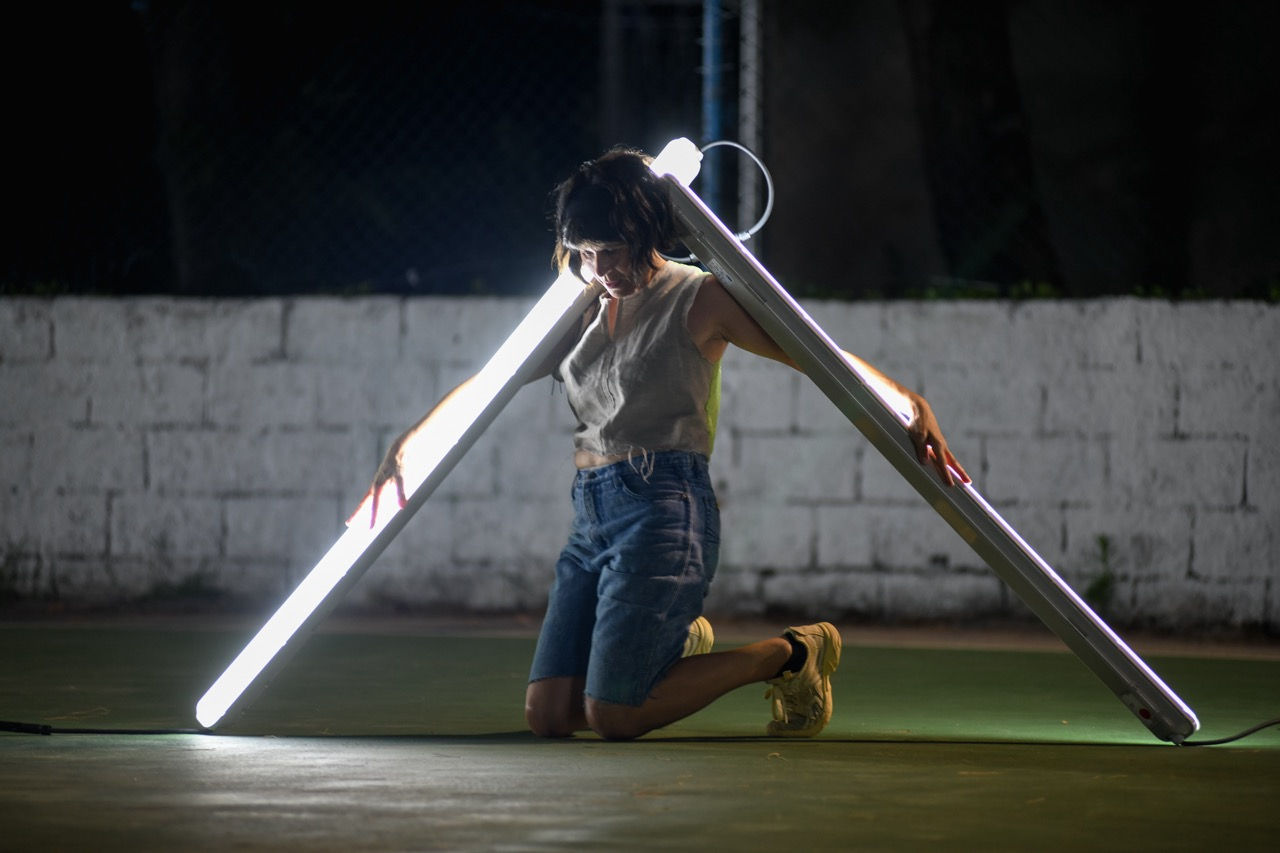 „THE HALF THROUGH“
/ Daniela Georgieva (choreography) and Martin Pfeifle (installation) with Christoph Speit, Snorre Elvin and David Kummer.
3RD-SPC./RP – project no. 4, with Anna-Maria Bogner, Lars Breuer, Julia Bünnnagel, Snorre Elvin, Igor Eškinja, Lina Franko, Daniela Georgieva, Igor Grubić, Denis Krašković, David Kummer, Mak Murtić, Linda Nadji, Marie Ogoshi, Mariana Pende, Martin Pfeifle, Andi Slawinski, Christoph Speit, Mari Ángeles del Valle, Mirko Tschauner and Christoph Westermeier