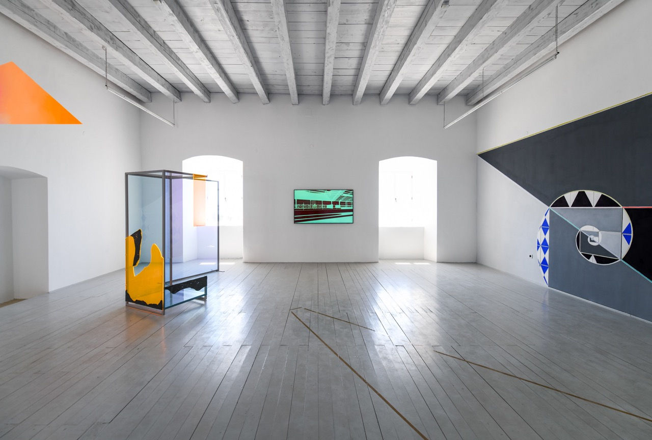 3RD-SPC./RP – project no. 4, with Anna-Maria Bogner, Lars Breuer, Julia Bünnnagel, Snorre Elvin, Igor Eškinja, Lina Franko, Daniela Georgieva, Igor Grubić, Denis Krašković, David Kummer, Mak Murtić, Linda Nadji, Marie Ogoshi, Mariana Pende, Martin Pfeifle, Andi Slawinski, Christoph Speit, Mari Ángeles del Valle, Mirko Tschauner and Christoph Westermeier
3rd_space.eu/rope
Installation view at the Art Association RIZOM [ K ], Frankopan Castle | © Juraj Vuglač