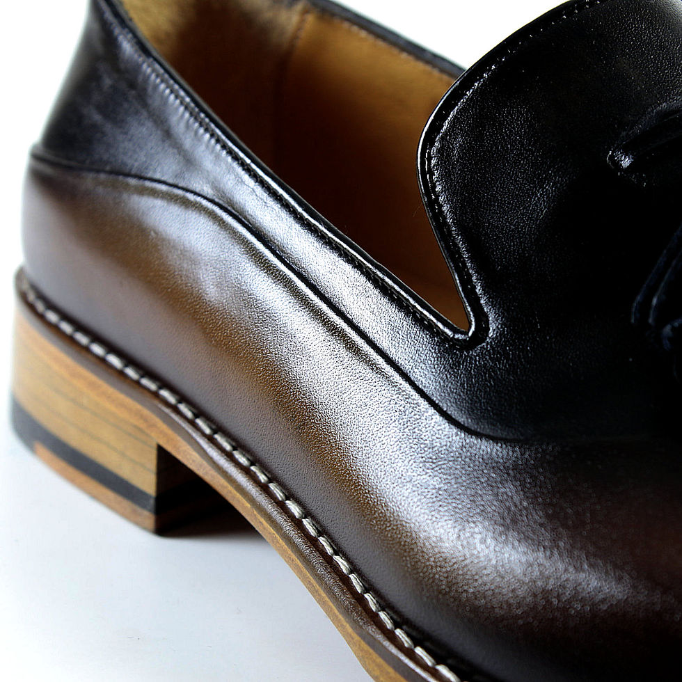 Thumbnail: Tassel Men's Two Shades Loafers