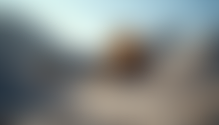 Sand and gravel crushing and screening equipment arranged in a plant layout