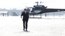 Tom Cruise fliegt selbst zur Weltpremiere von TOP GUN: MAVERICK