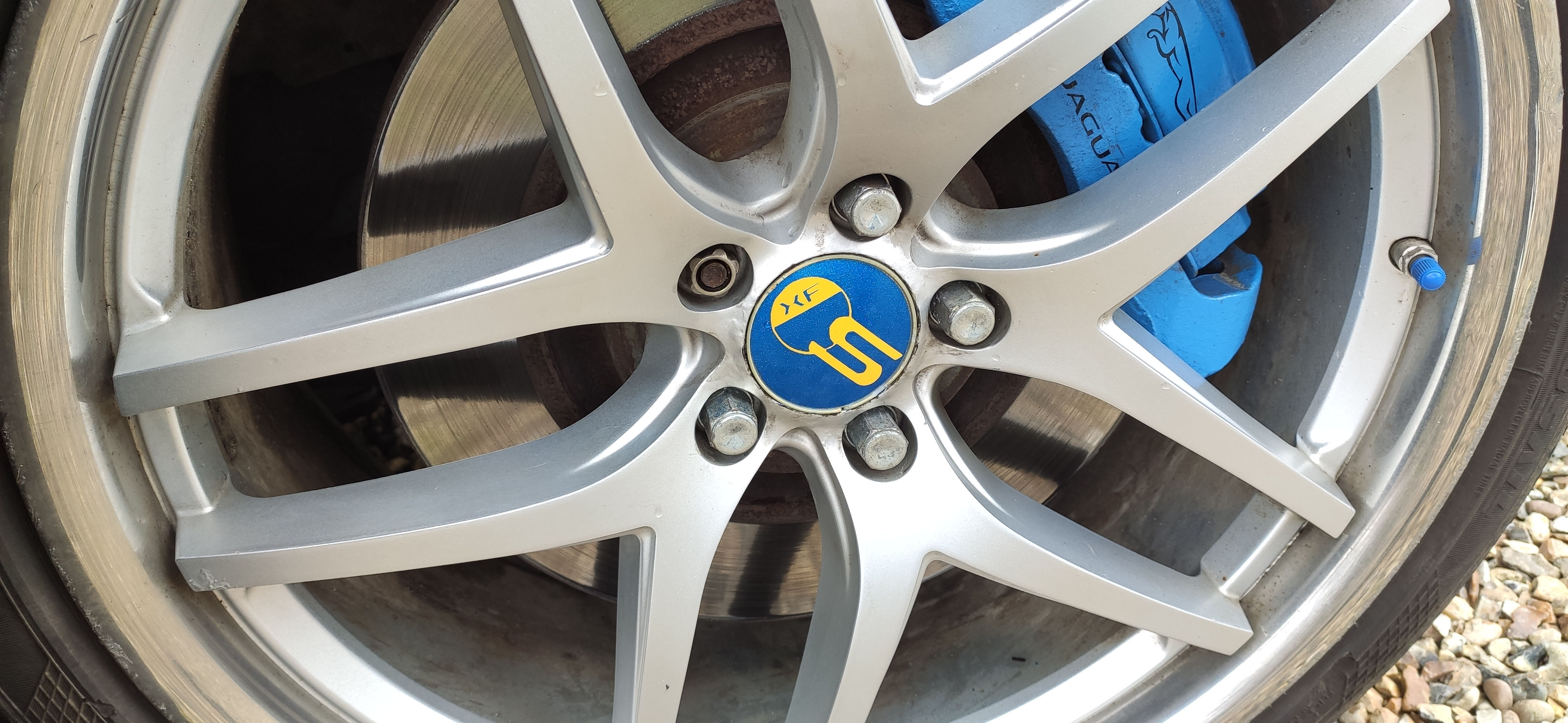 Jaguar xfs wheel cap decal 4pk