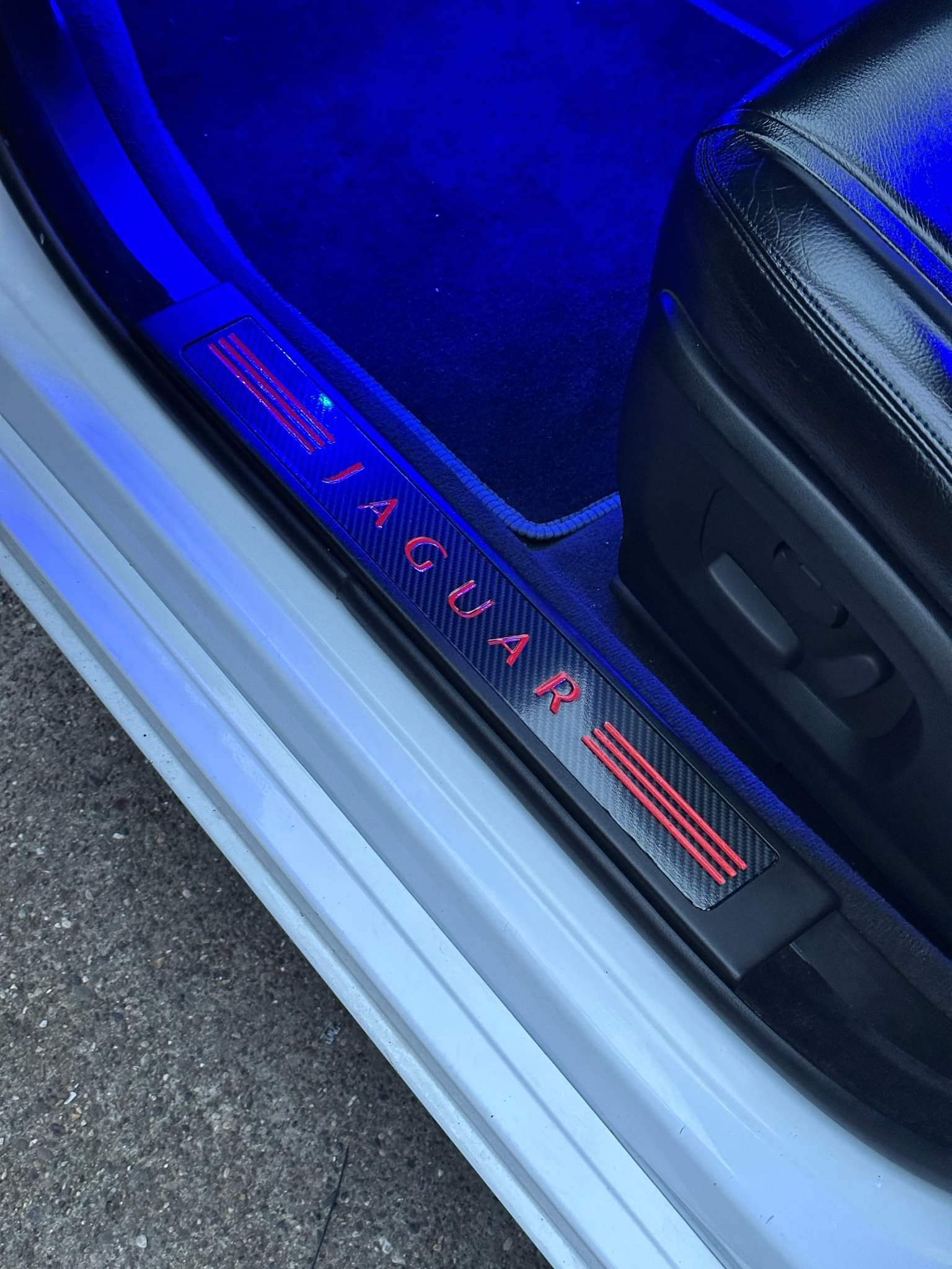 Jaguar Tread plate vinyl 1 pair inc rears