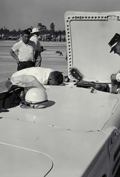ford-t-bird-battlebird-daytona-speed-week-1957-3.jpg