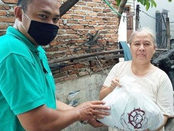 Pembagian Sembako Untuk Warga & Orang Tua Siswa