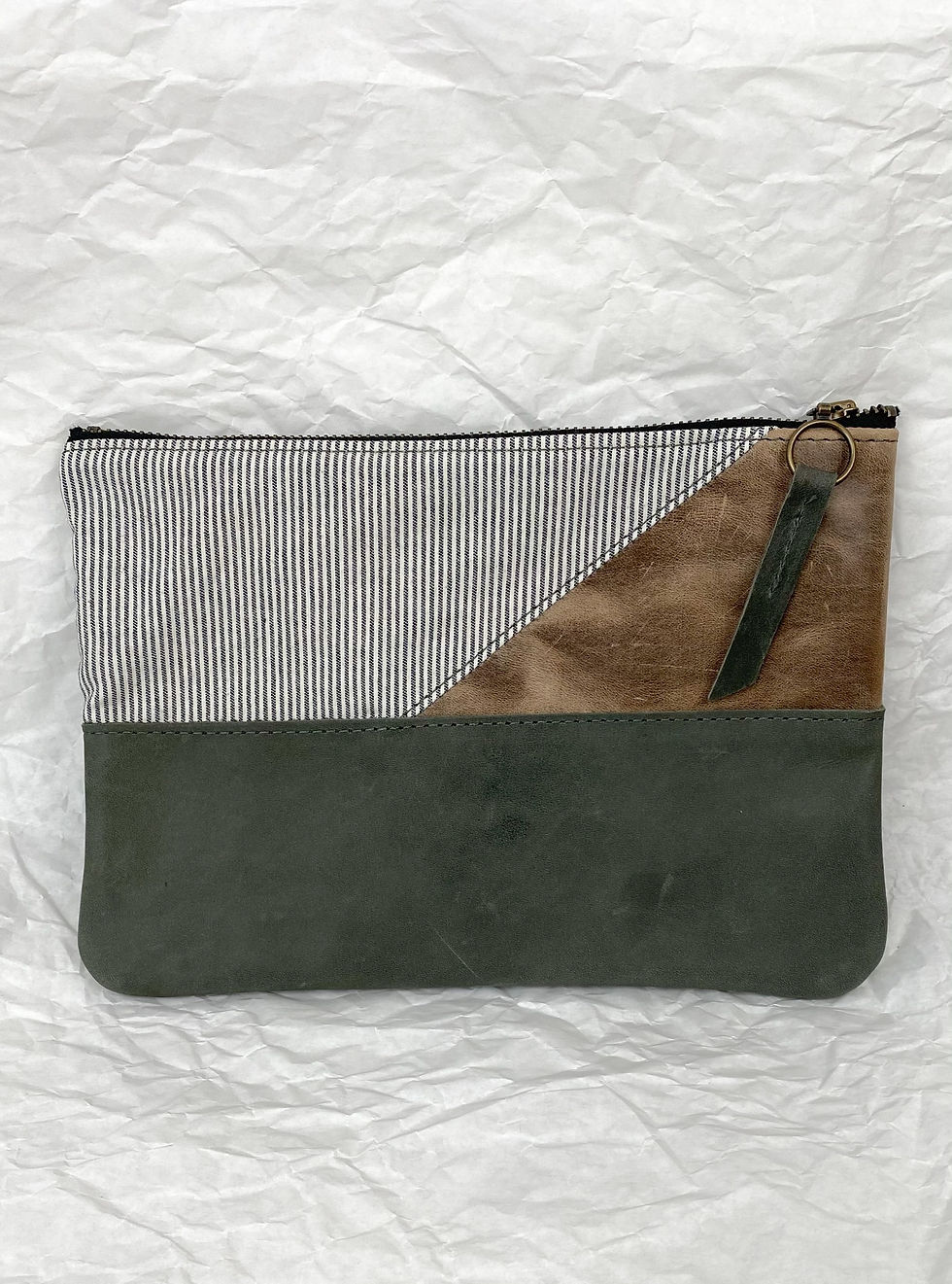 Miniaturbild: Clutch Nanni