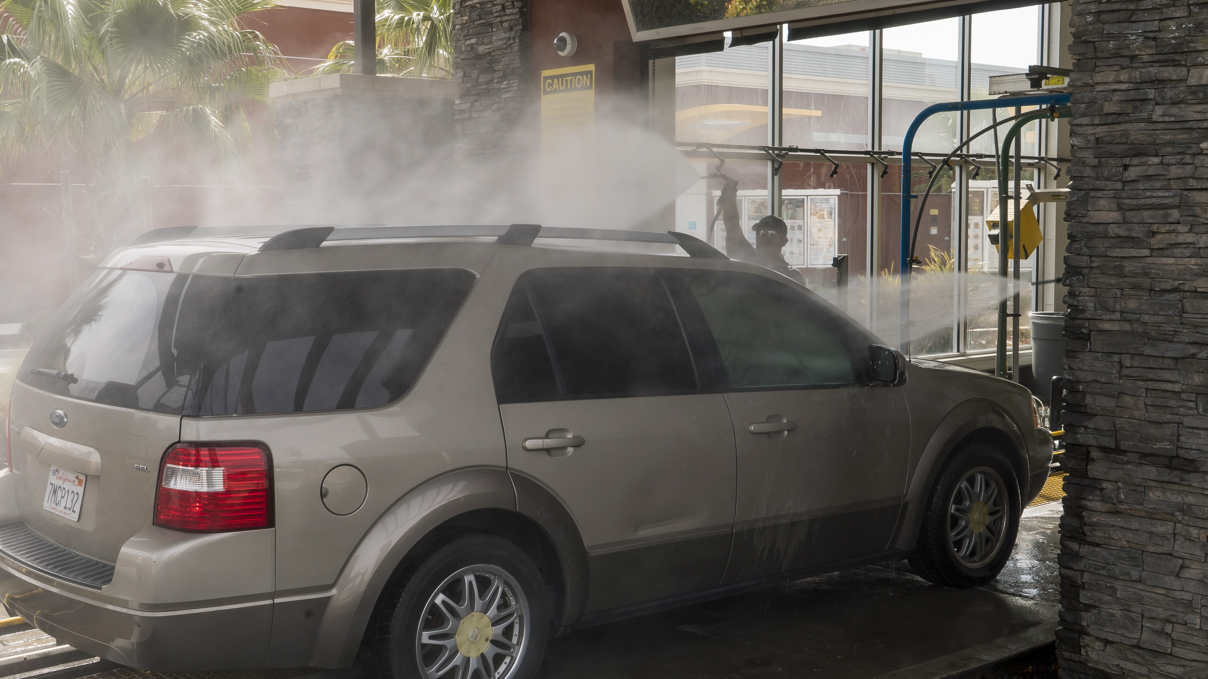 Gilly�s Car Wash &amp; Dog Wash