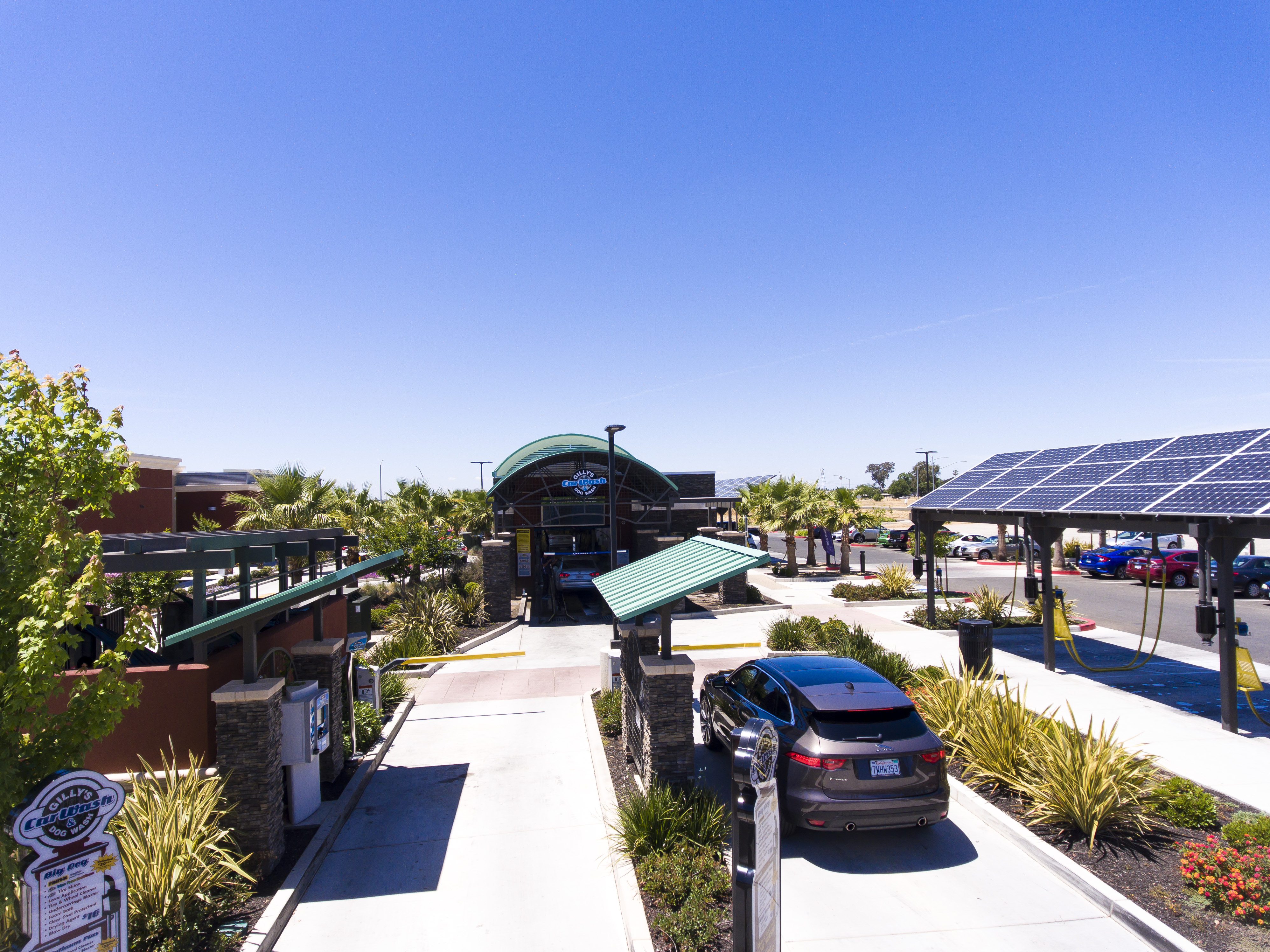 Gilly�s Car Wash &amp; Dog Wash