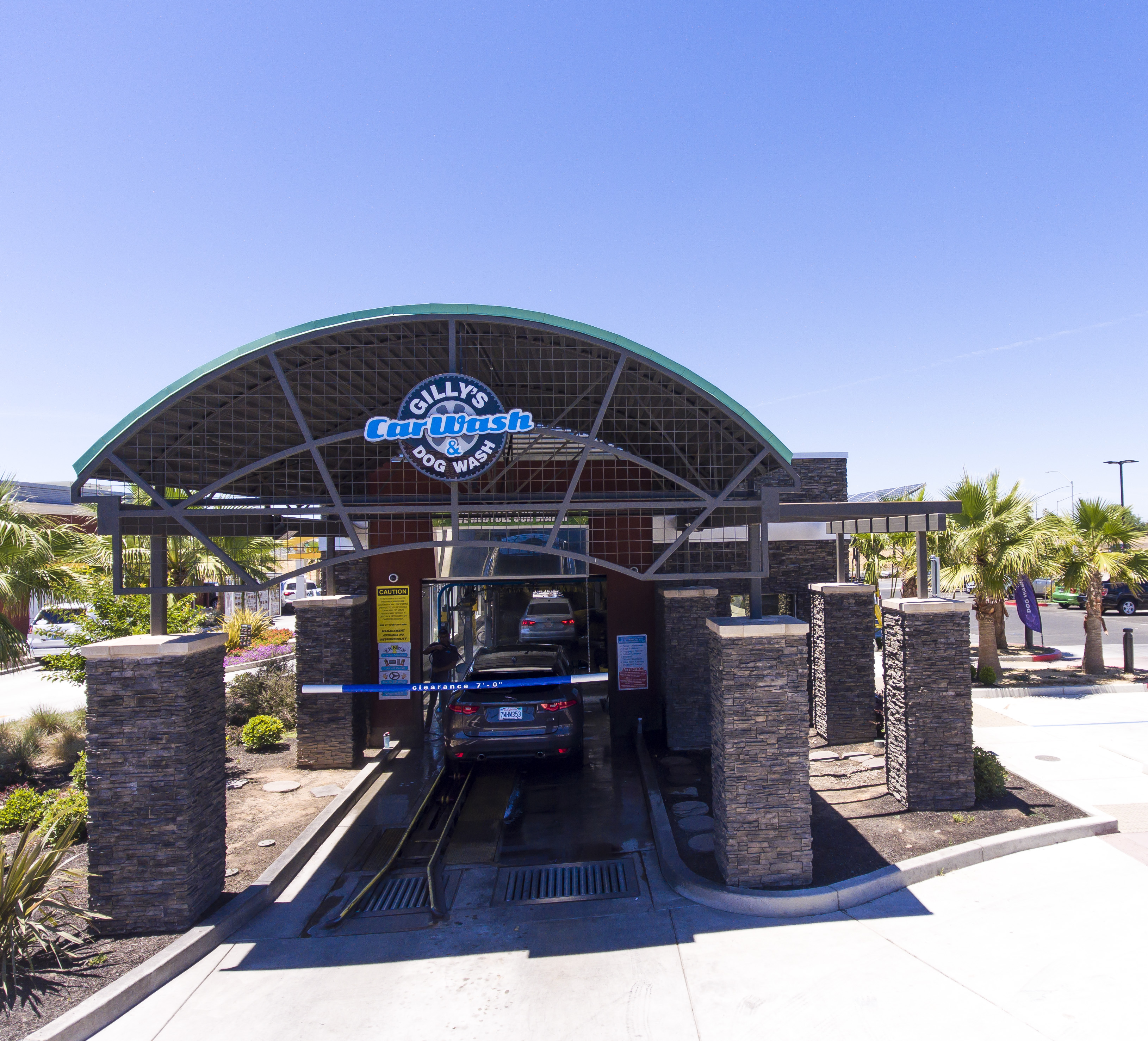 Gilly�s Car Wash &amp; Dog Wash