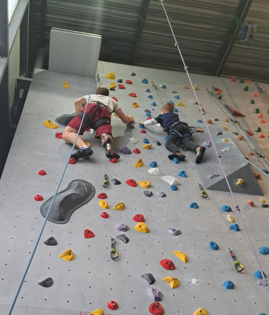 Escalade accompagnement école enfant handicap