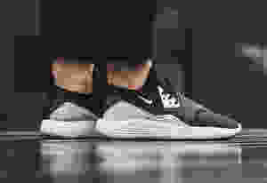 black nike lunarcharge
