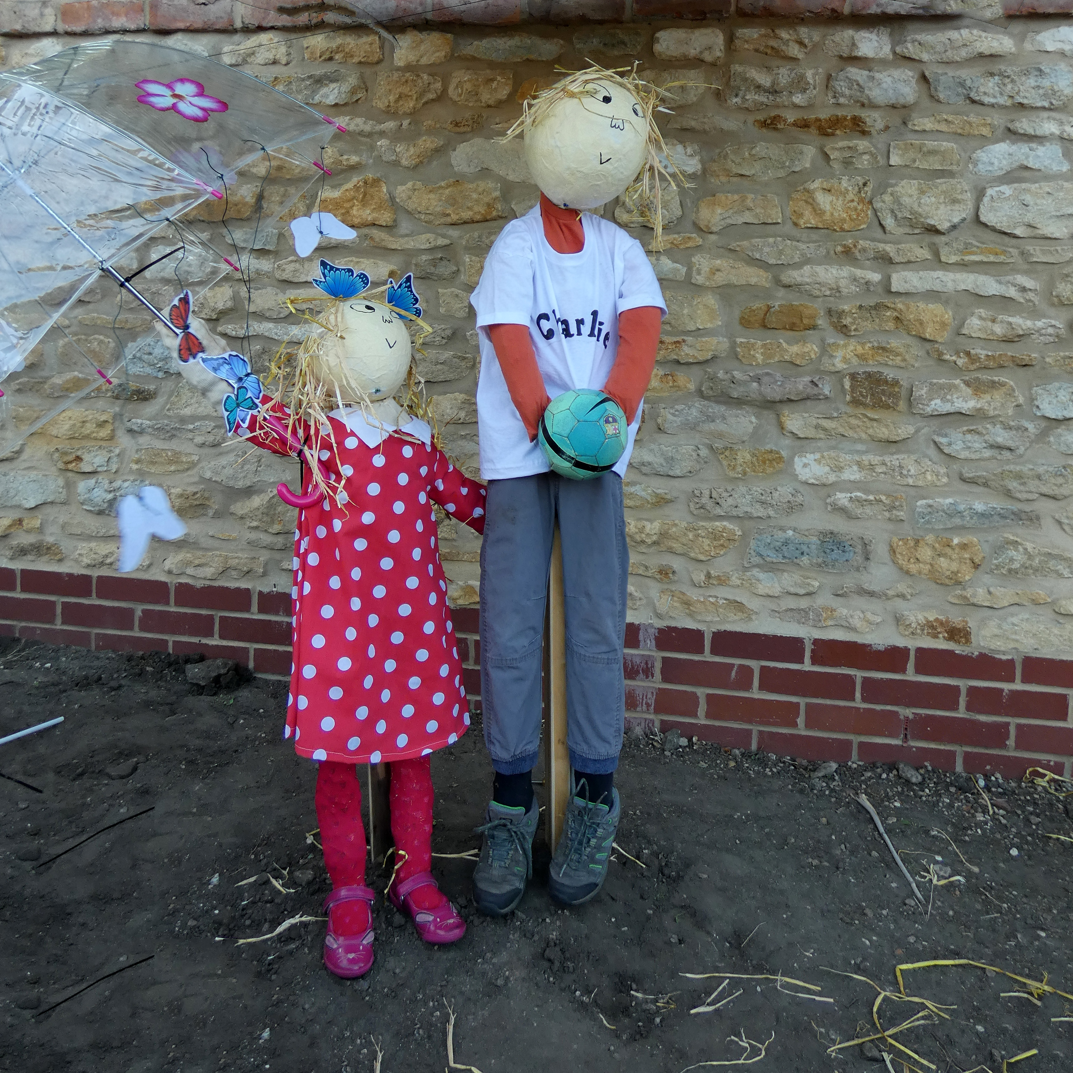 CHARLIE & LOLA