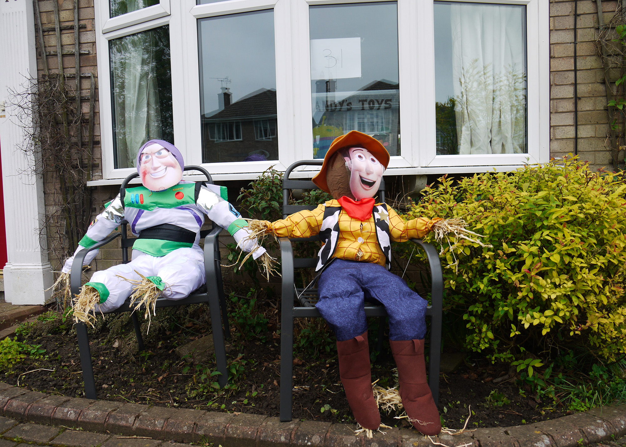 WOODY & BUZZ