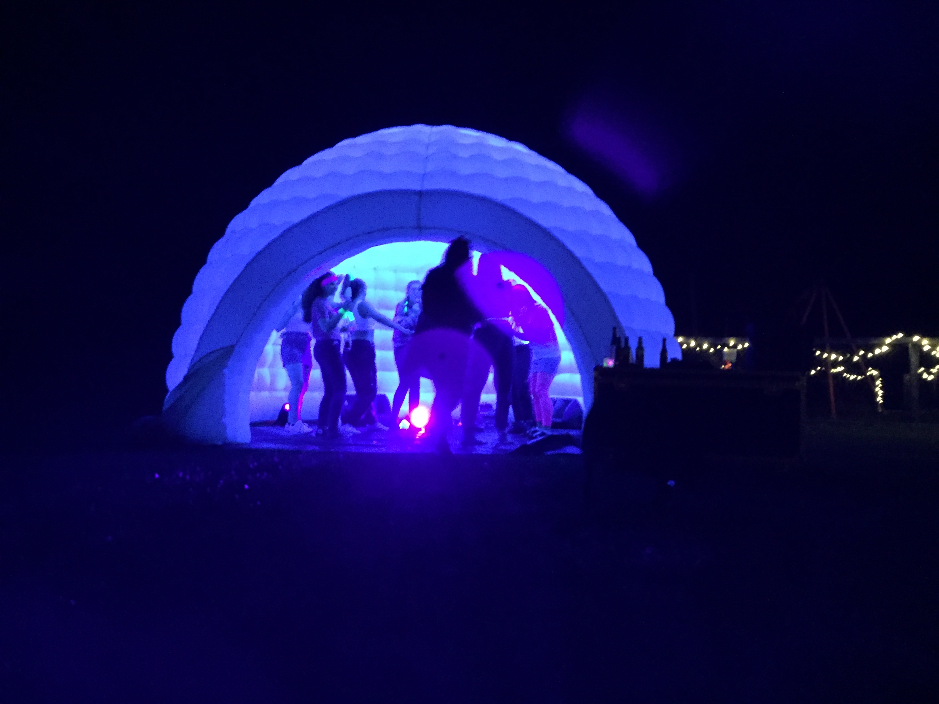 inflatable igloo