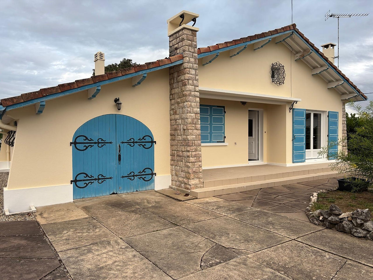 Façade avant notre intervention
