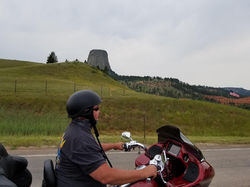 SD_Greg bike and devils tower