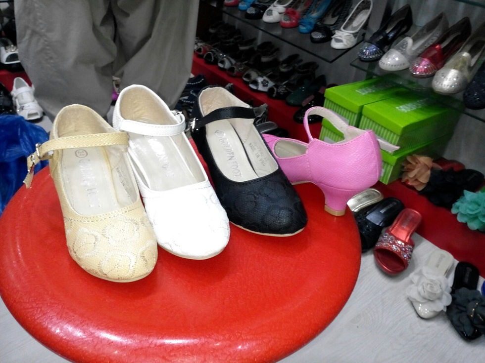 Thumbnail: Girls Golden Foot Shoes