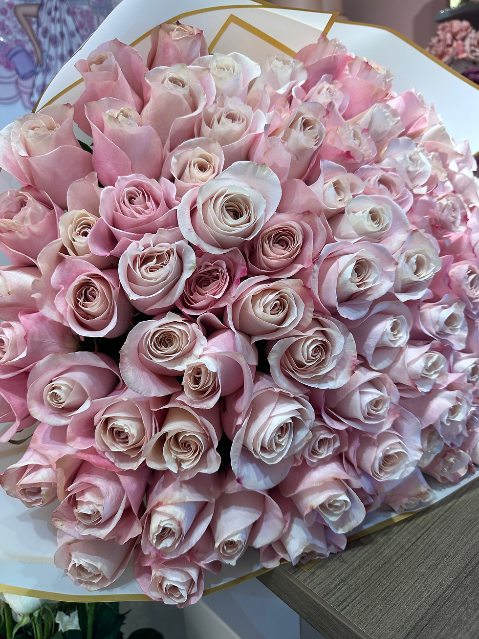 Thumbnail: 100 Pink Roses 