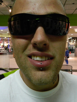 Vertical Labret