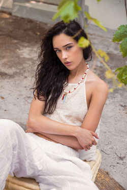 174-taylor-heyes-main-book-que-models-pty-ltd