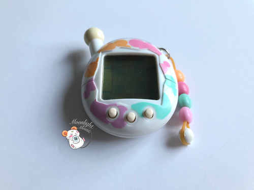 Tamagotchi Connection v4 English White Pastel Paint