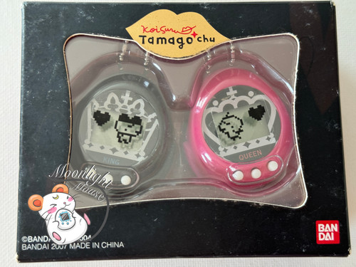 Tamagotchi Tamagochu Queen and King Pink Black Bandai Japan 2004