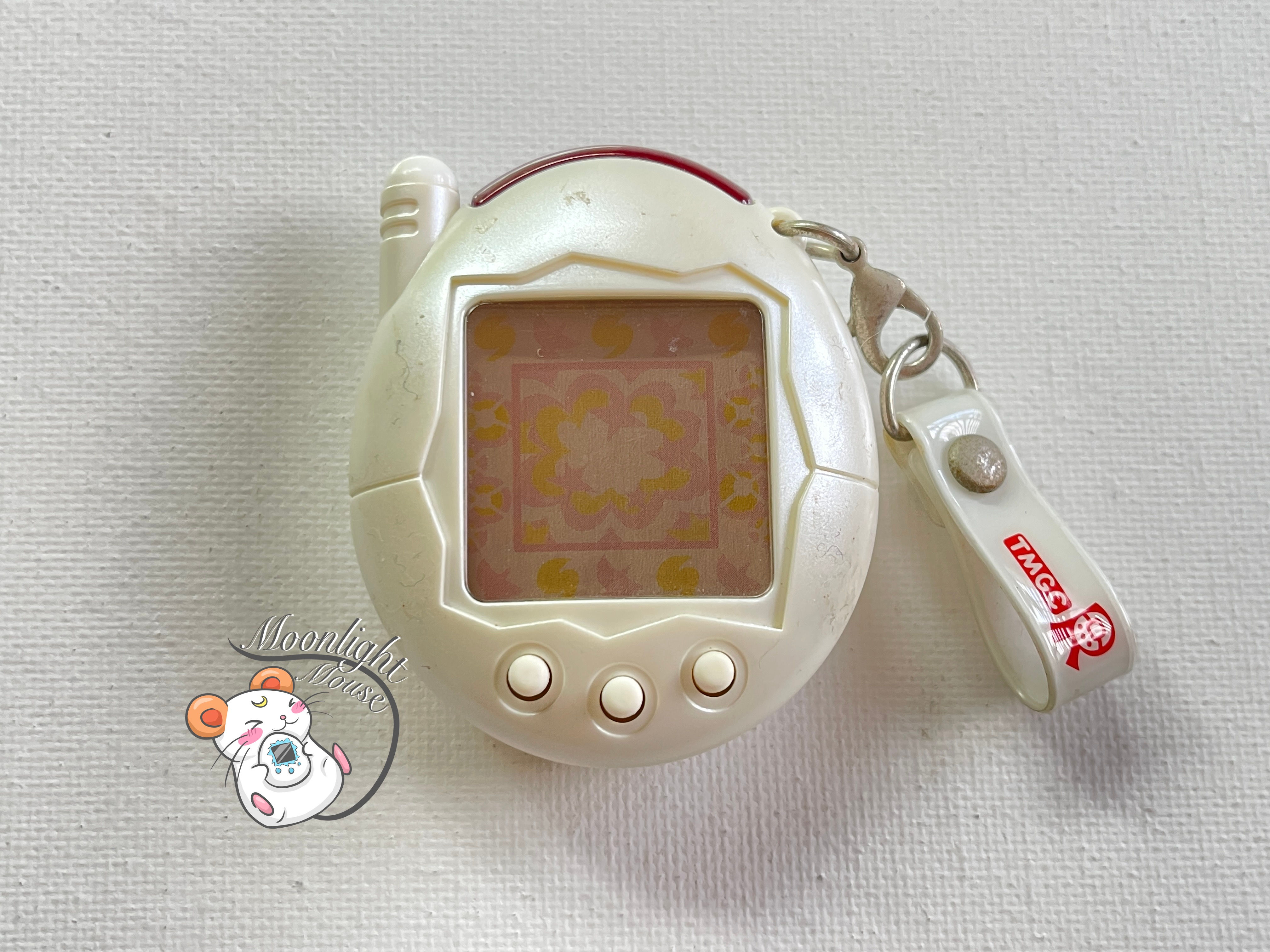 Tamagotchi Connection v3 Keitai Akai Pearl White Japan 2004