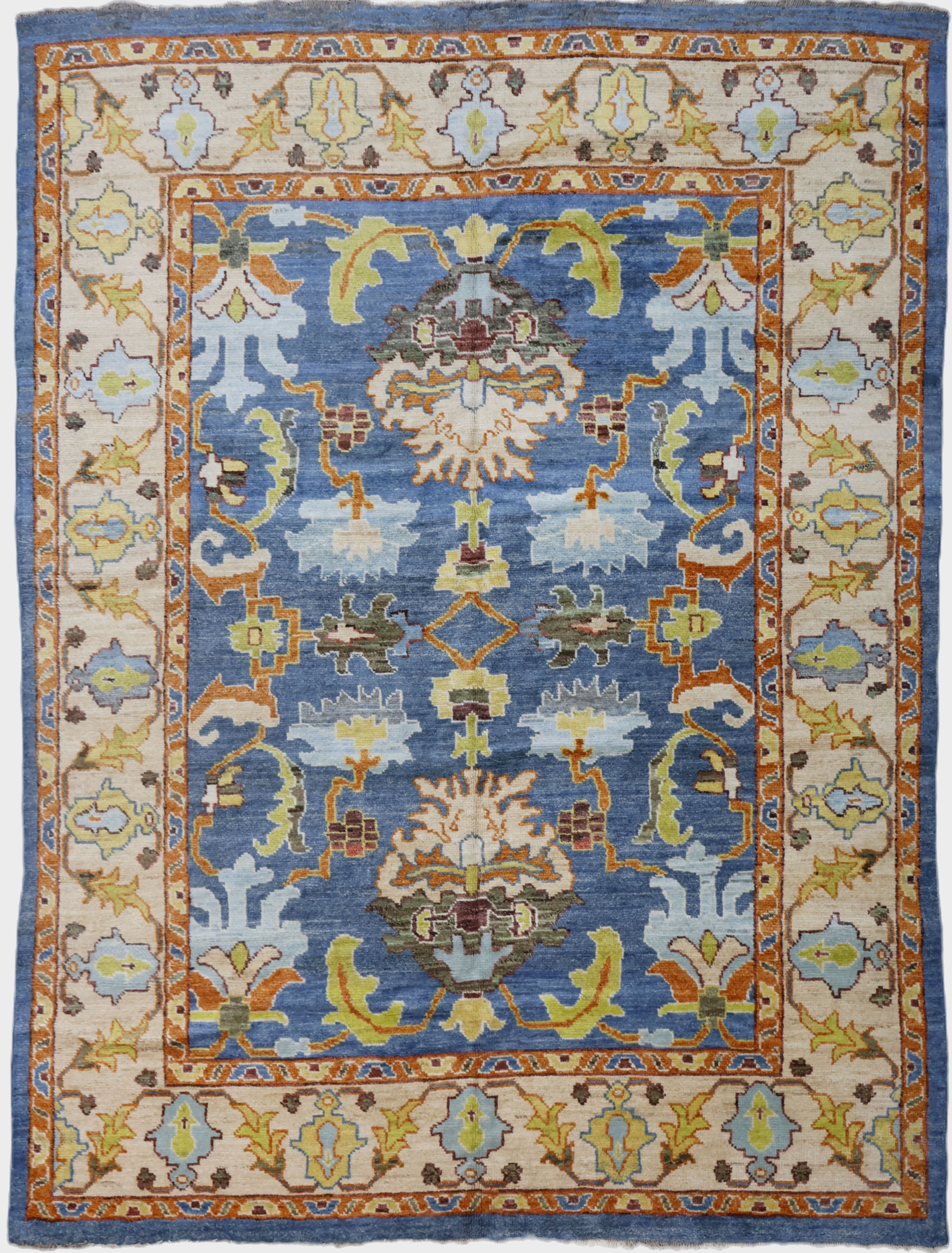 Oushak carpet