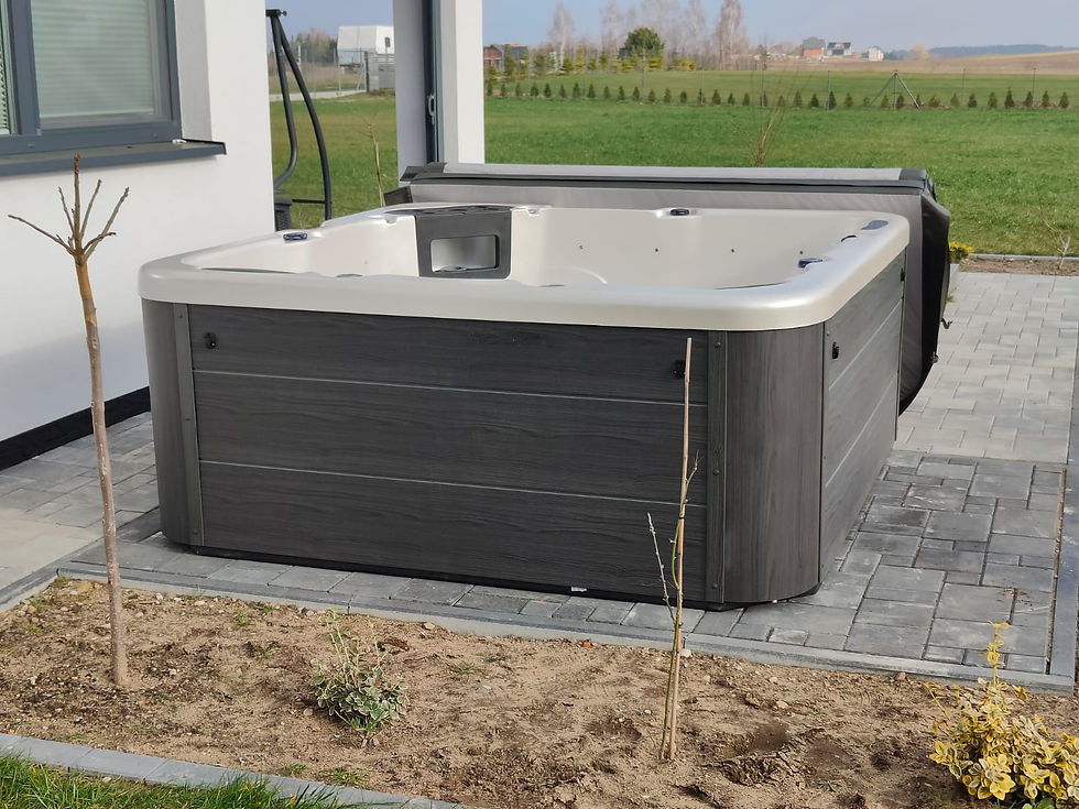 Miniatura: Luksusowe Jacuzzi – Relaks i Komfort w Twoim Ogrodzie
