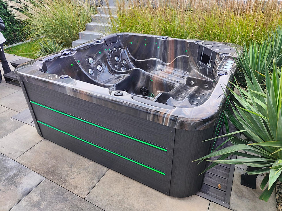 Miniatura: Luksusowe Jacuzzi – Relaks i Komfort w Twoim Ogrodzie