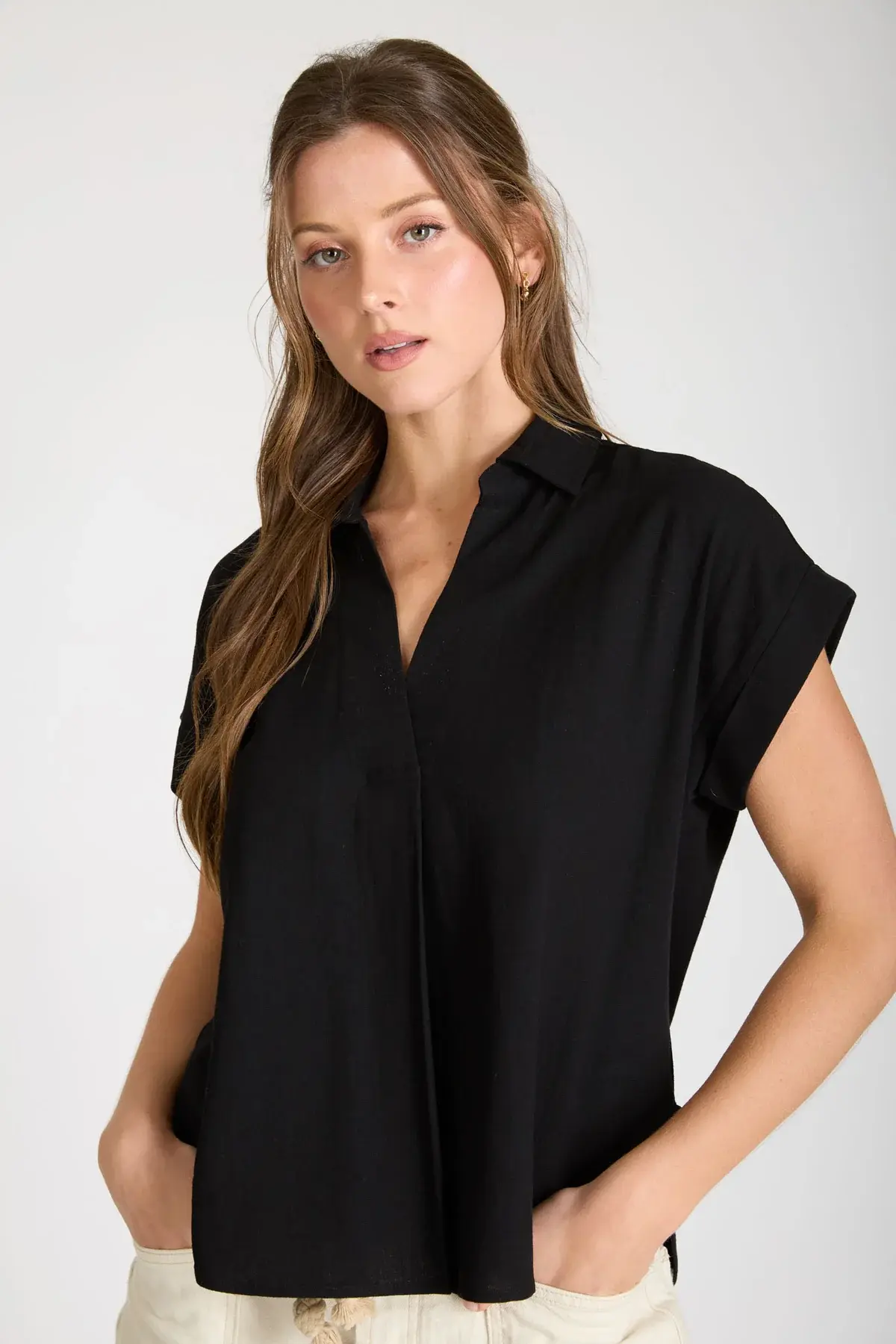 Collared Split Neckline V Neckline S/S