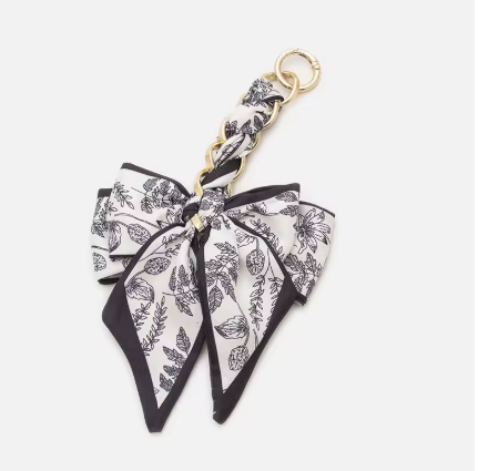 Thumbnail: Bow Bag Strap Chain