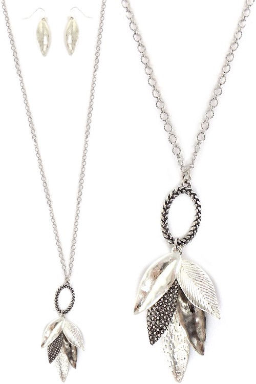 TEXTURED MULTI LEAF CHARM LONG NECKLACE SET