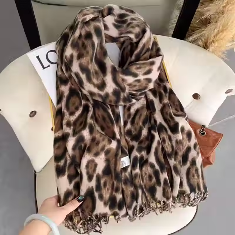 Thumbnail: Leopard Scarf