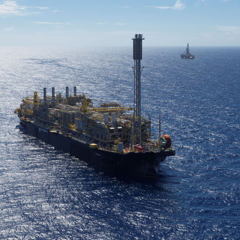 Petrobras (PETR4): Fim dos Dividendos de 2025 e o Novo Acordo Internacional. É Hora de Comprar?