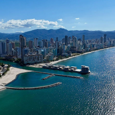 Vista aérea de Itapema, Santa Catarina, um dos mercados imobiliários mais valorizados do Brasil.