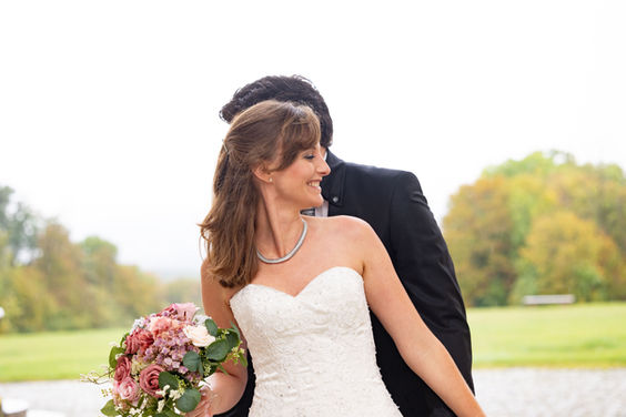 Hochzeitsfotografie,
Weddingshooting,
After Wedding Shooting,
Jessica & Christoph,
Schloss Solitude Stuttgart,
Brautkleid, Brautstrauß, Hochzeitsanzug, Solitude, Schlosspark, Herbsthochzeit,
Regenhochzeit, totalverliebt, Ehepaar, Hochzeitstanz, Schlossarkaden, Opernsänger, Christoph Schweizer
