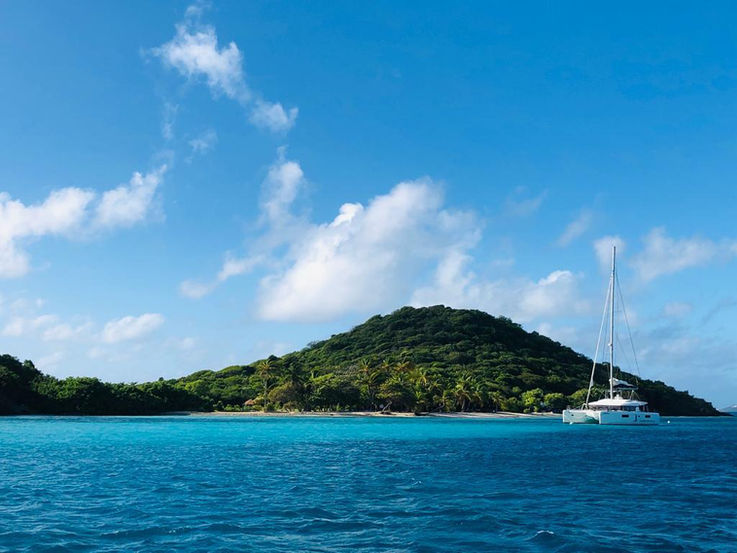 Tobago Cays with Yacht in Lagoon