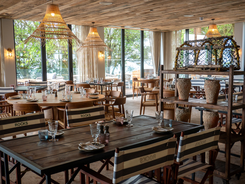 Old Harry Rocks Bar& Restaurant - yes it does!