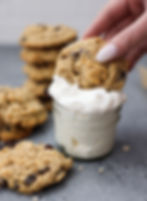★ Oatmeal Raisin Cookies with Fresh Cream