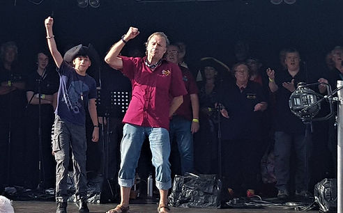 Tristan Townsend with Keith from The Beached Buoys at Final Shout - SH.jpg