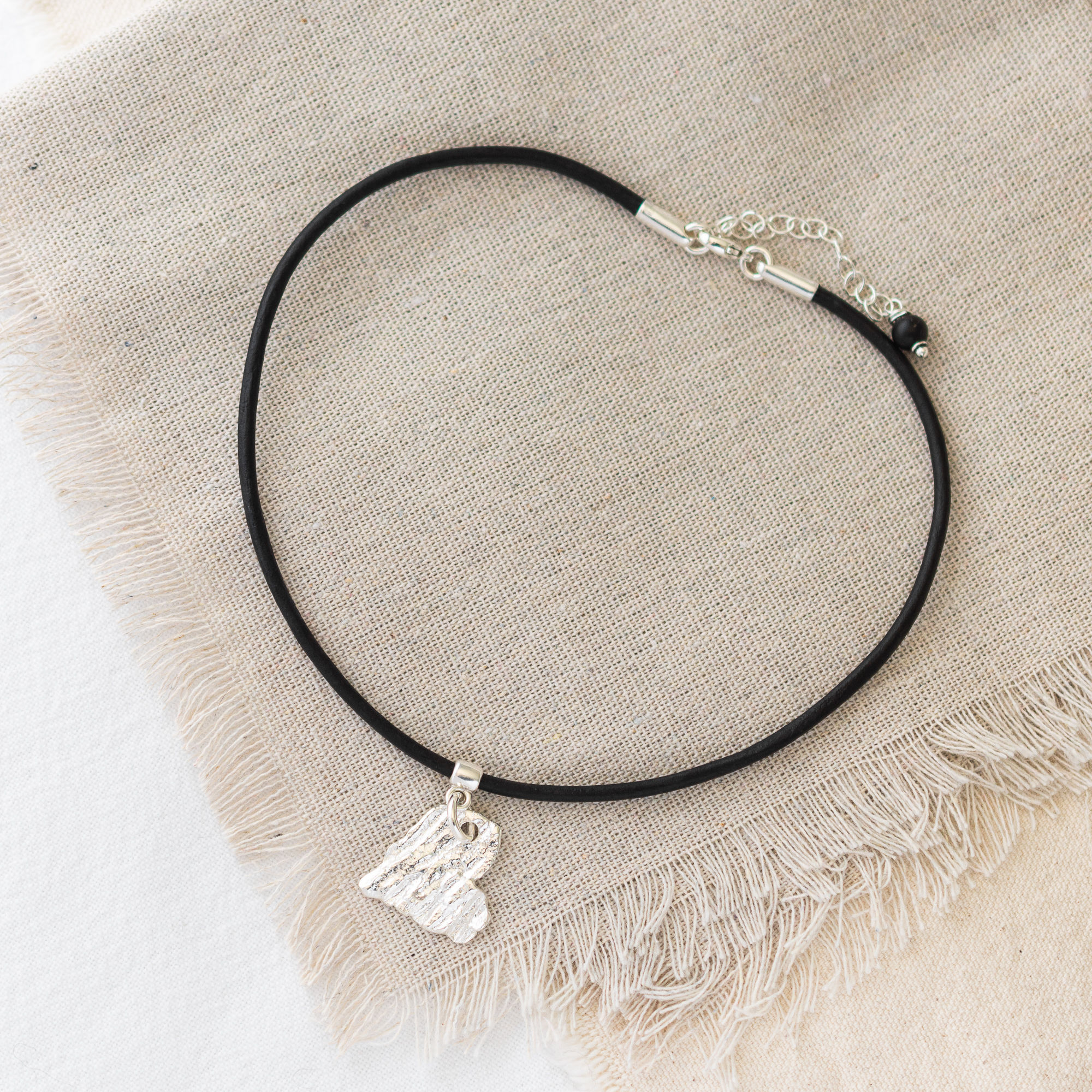 Summer Love Choker in Blacksmith
