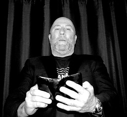 Kevin Luty Magic: The next-level private party and corporate events magician for Nanaimo and the central Vancouver Island areas.