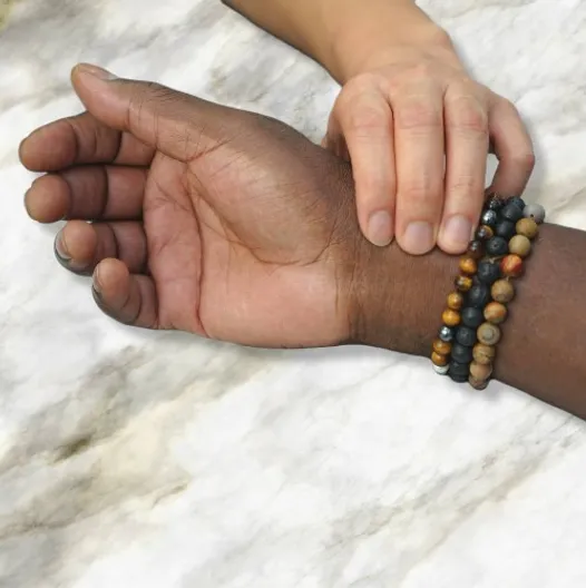 Chinese medicine pulse assessment during an individual consultation