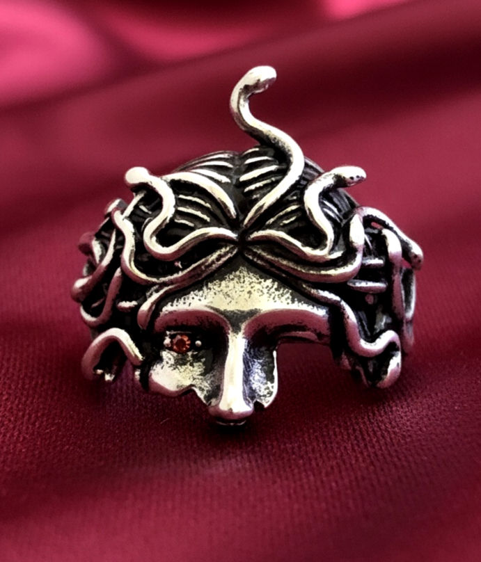 Medusa Ring