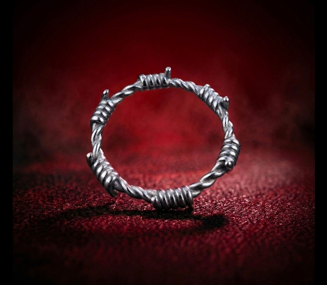 Thorned Elegance Ring