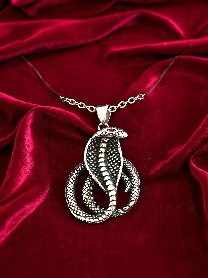 Miniatura: Cobra Kai Necklace