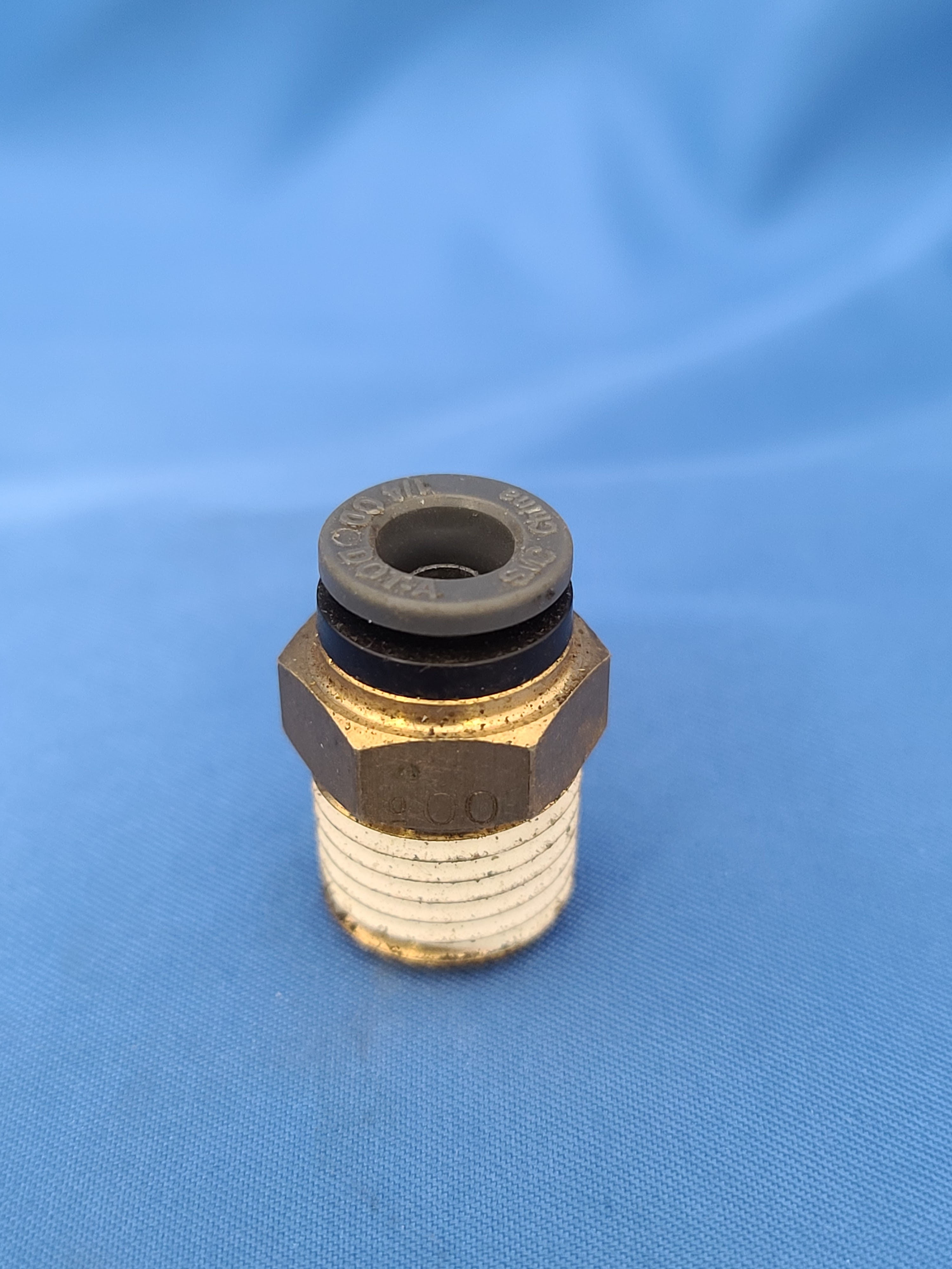 1/4" D.O.T. Male Connector