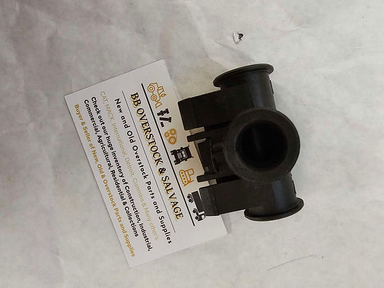 Volvo 20436736 Fuel Divider OEM Fitting | BB Overstock & Salvage